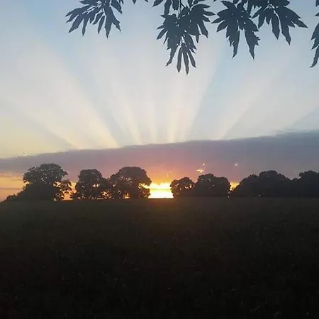 Pod - Sleeps 2 - Jacuzzi - Parking - Garden * Colombiers-du-Plessis