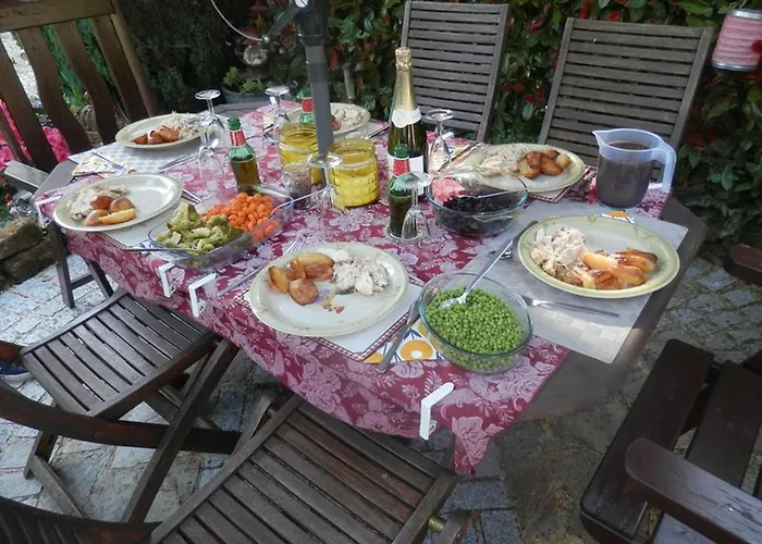 Pod - Sleeps 2 - Jacuzzi - Parking - Garden *