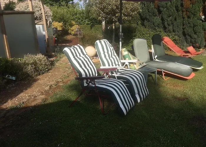 Feriehus Pod - Sleeps 2 - Jacuzzi - Parking - Garden