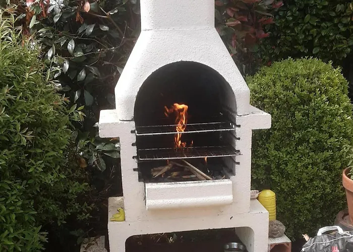 Pod - Sleeps 2 - Jacuzzi - Parking - Garden *